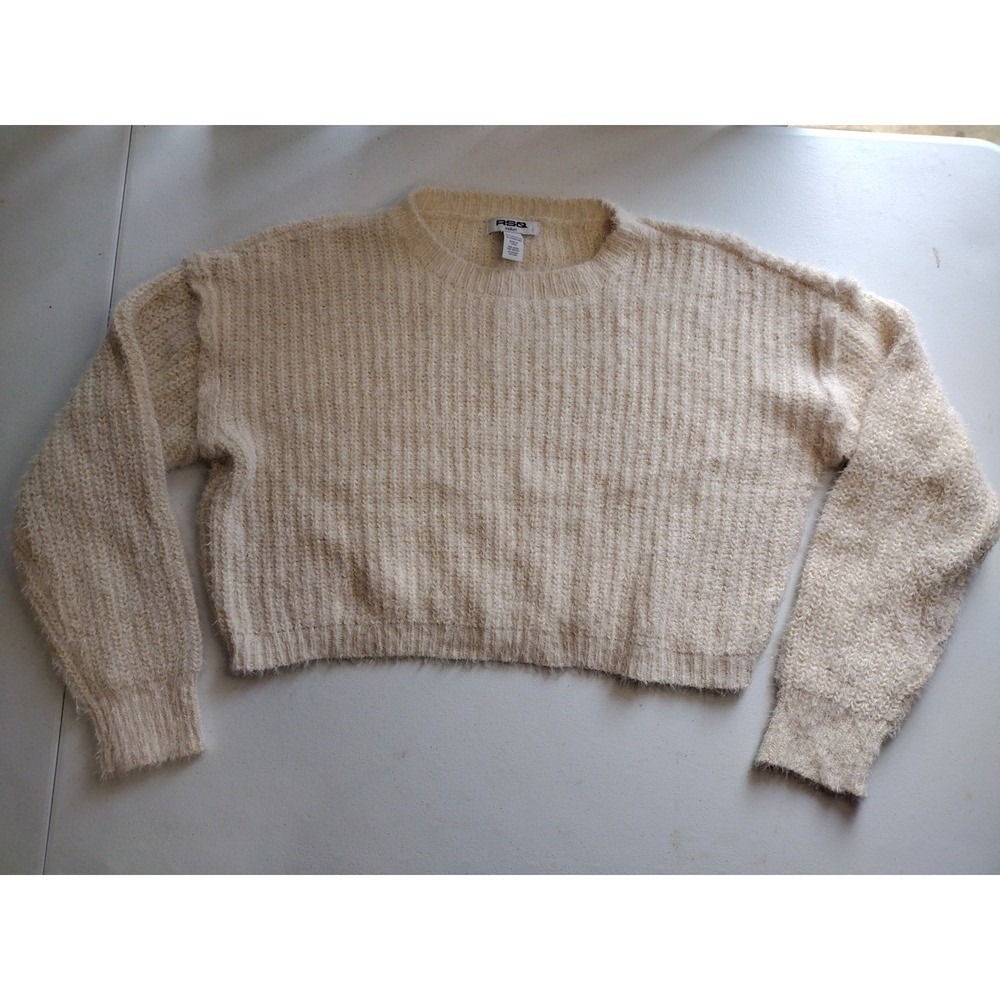 RSQ Cream Fuzzy Knit Sweater Medium Crop Top Soft Girl Chic Pullover